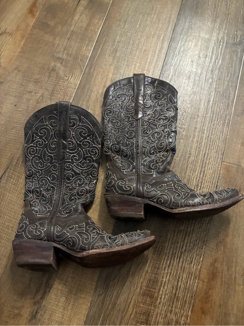 Brown Embroidered Leather Cowboy Boots